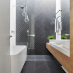 Trending Now: Bathrooms Are Bringing the Black (9 photos)