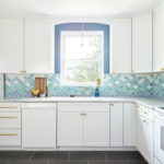 A Designer’s New Kitchen Embraces Soothing Sea-Blue Colors (7 photos)