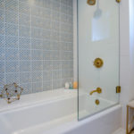 Before and After: 5 Tubs That Say Hello to Glass (10 photos)