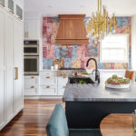 Paisley Tile Backsplash Takes This Kitchen to a Whole New Level (7 photos)
