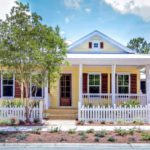 What to Know About Getting Your Home’s Exterior Trim Painted (6 photos)