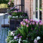 10 Pretty Container Gardens in Pastel Hues (11 photos)