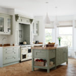 7 Reasons to Choose a Freestanding Kitchen Island (7 photos)
