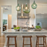 Kitchen Island Stools and Pendants That Pair Up Perfectly (12 photos)