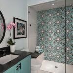 10 Stylish Small Bathrooms With Walk-In Showers (10 photos)