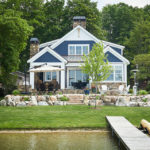 Cottage Meets Craftsman in a Michigan Lake House (20 photos)