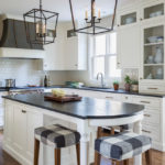 5 Smashing Black-and-White Kitchens in Different Styles (11 photos)