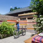 Patio of the Week: Vibrant Color Enlivens a Toronto Courtyard (12 photos)