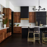 New This Week: 3 Kitchens That Stylishly Mix Dark and Light (3 photos)
