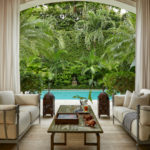Luxe Loggia and an Inviting Pool Create a Backyard Paradise (5 photos)