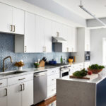 Kitchen of the Week: A Galley With White-and-Blue Style (8 photos)