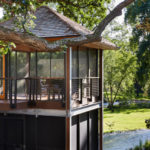 Screened-In Porch and a Deck Under the Oaks in Minnesota (9 photos)