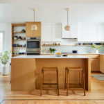 Kitchen of the Week: A Modern Mix of White, Wood and Blue (8 photos)