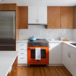 Kitchen of the Week: Colorful Boost for a Midcentury Kitchen (8 photos)