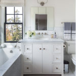 Bathroom of the Week: Small but Mighty in 60 Square Feet (9 photos)