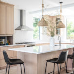 Kitchen of the Week: Breezy Coastal Style With Natural Elements (10 photos)